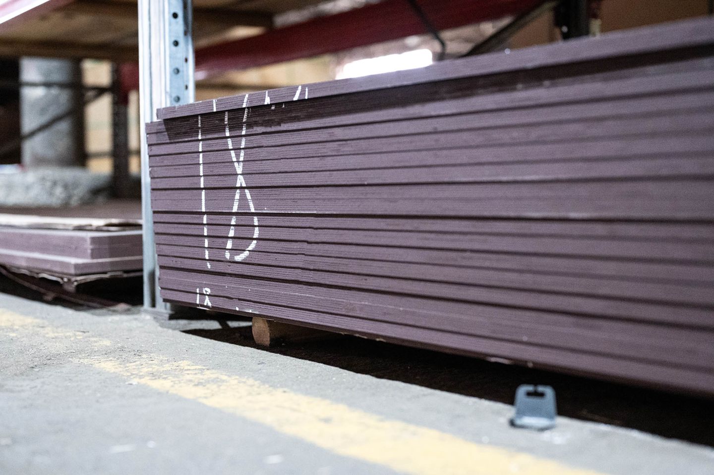 Фанера ФОФ сетчатая 18мм 2440х1220 мм сорт 3/3 березовая