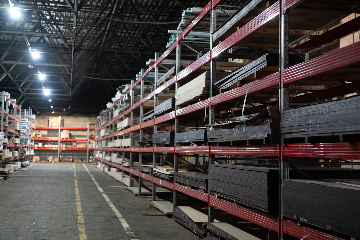 Фанера Paint ФОФ ламинированная 9мм 2440х1220 мм сорт 1/1 березовая Kraft 214/214