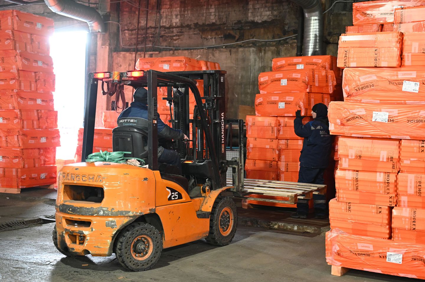 Пенополистирол экструдированный 100мм 1185х585мм Пеноплэкс Основа