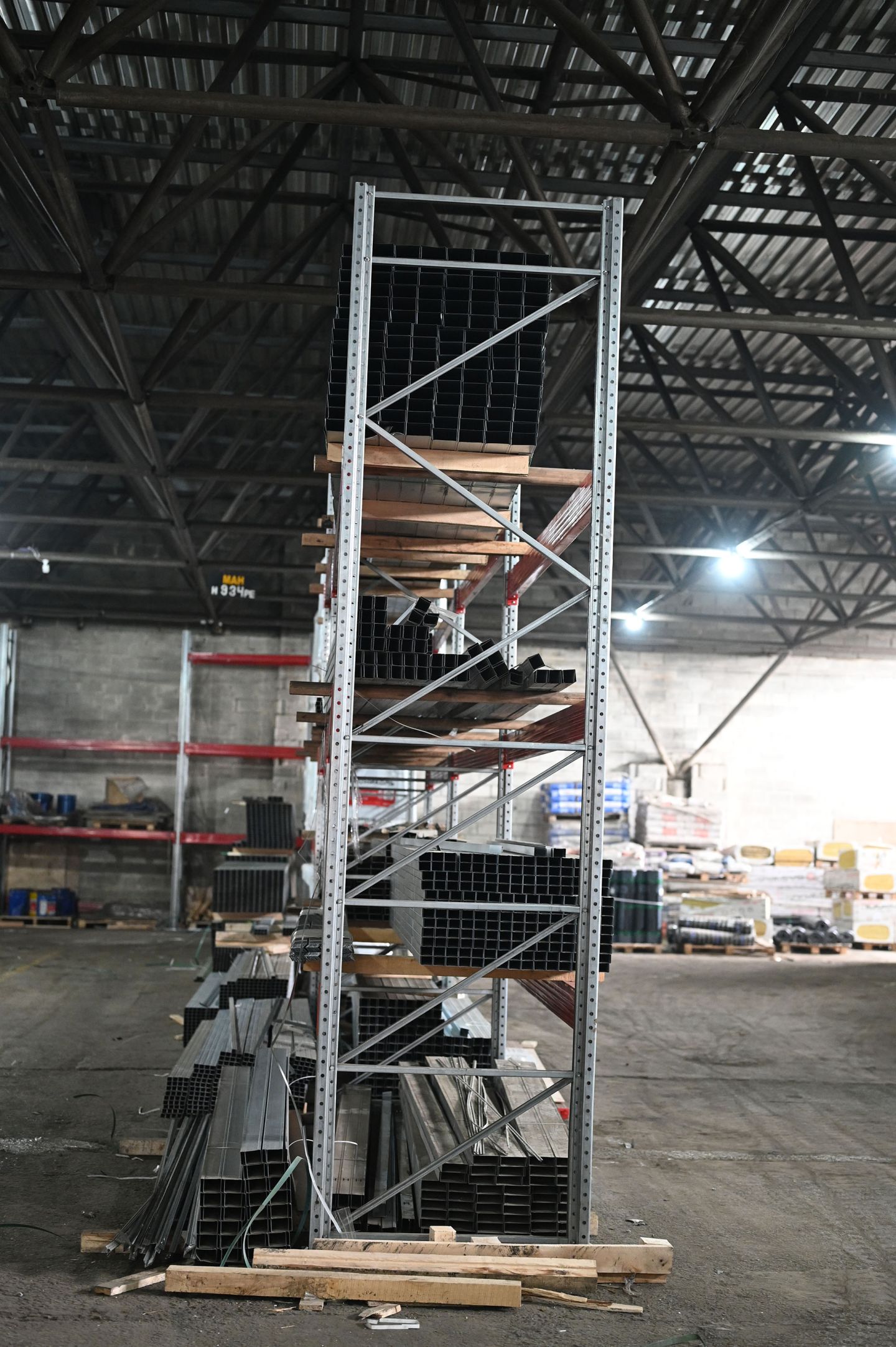 Профиль направляющий ПН 28х27х0,38мм оцинкованный (3м/п, 40 шт/пачка)