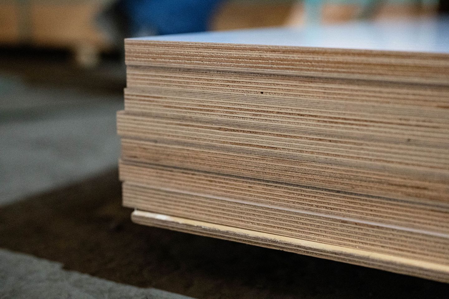 Фанера ФОФ ламинированная 15мм 2440х1220 мм сорт 1/2 березовая (белый цвет)