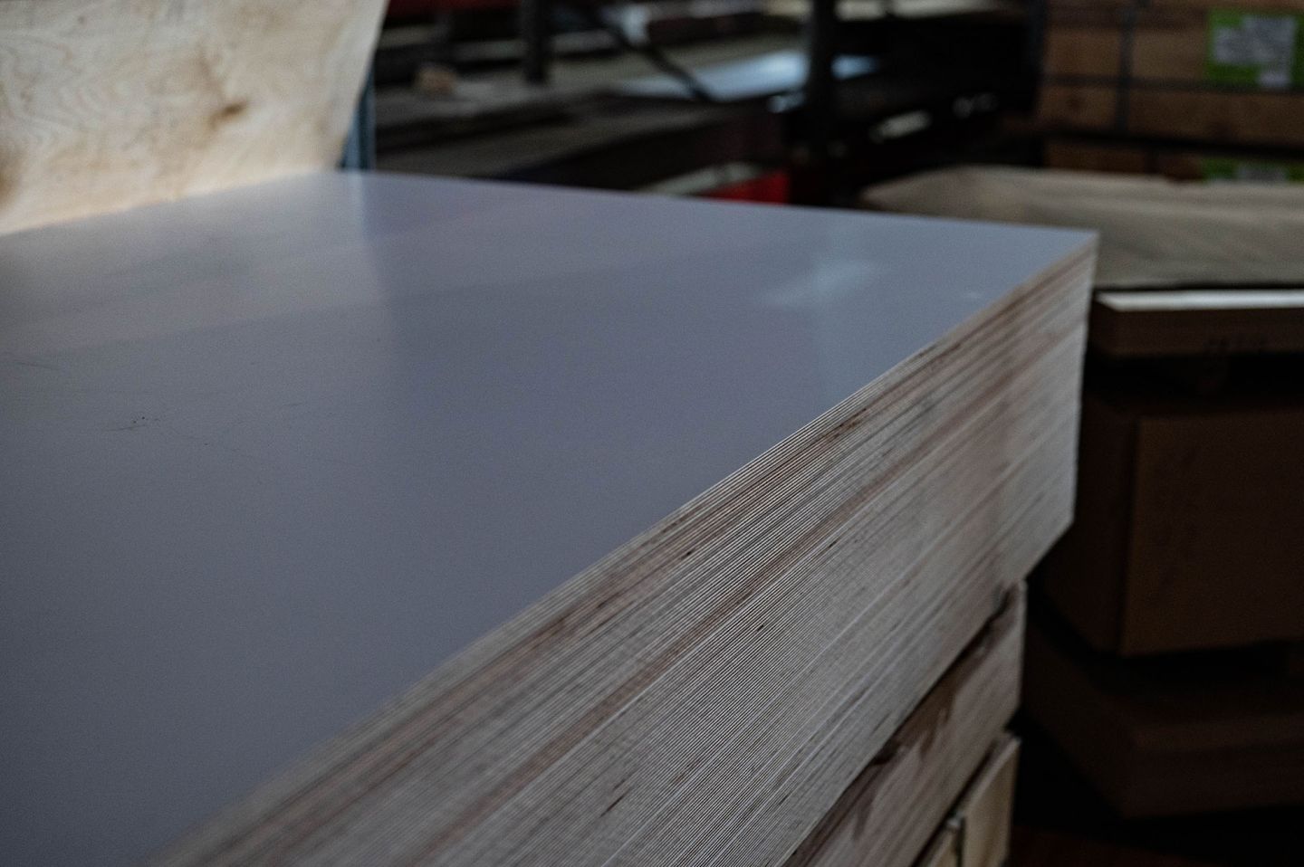 Фанера ФОФ ламинированная 18мм 2440х1220 мм сорт 3/3 березовая White (Белый цвет)