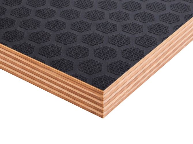 Фанера ФОФ сетчатая 18мм 2440х1220 мм сорт 1/1 березовая 120/120 HEXA