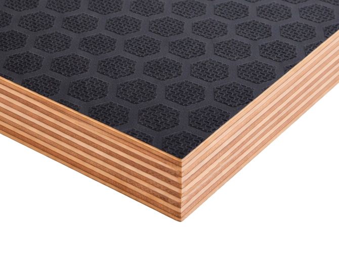 Фанера ФОФ сетчатая 24мм 2500х1250 мм сорт 1/1 березовая 120/120 HEXA